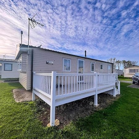 Lovely Caravan With Decking At Seawick Holiday Park In Essex Ref 27471Sw Clacton-on-Sea Luaran gambar