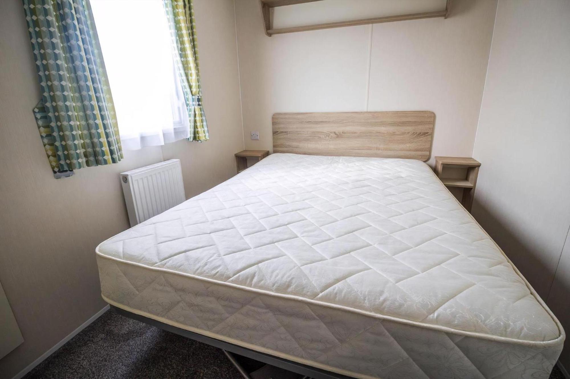 Lovely Caravan With Decking At Seawick Holiday Park In Essex Ref 27471Sw Clacton-on-Sea Luaran gambar