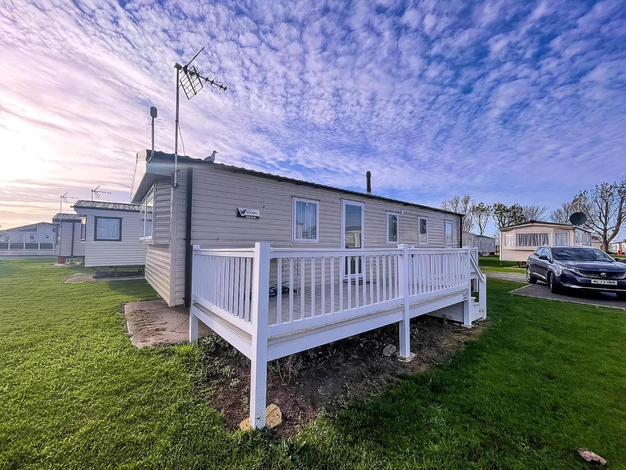Lovely Caravan With Decking At Seawick Holiday Park In Essex Ref 27471Sw Clacton-on-Sea Luaran gambar